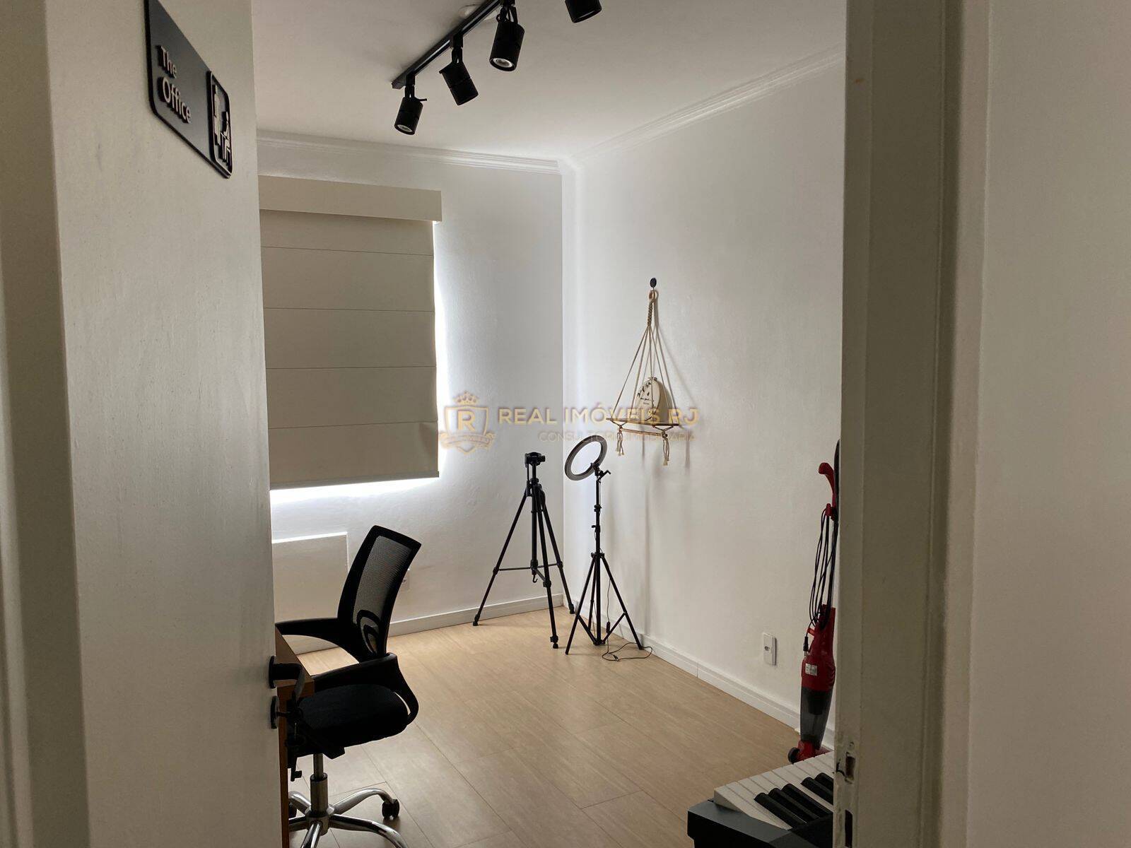 Apartamento à venda com 2 quartos, 64m² - Foto 8