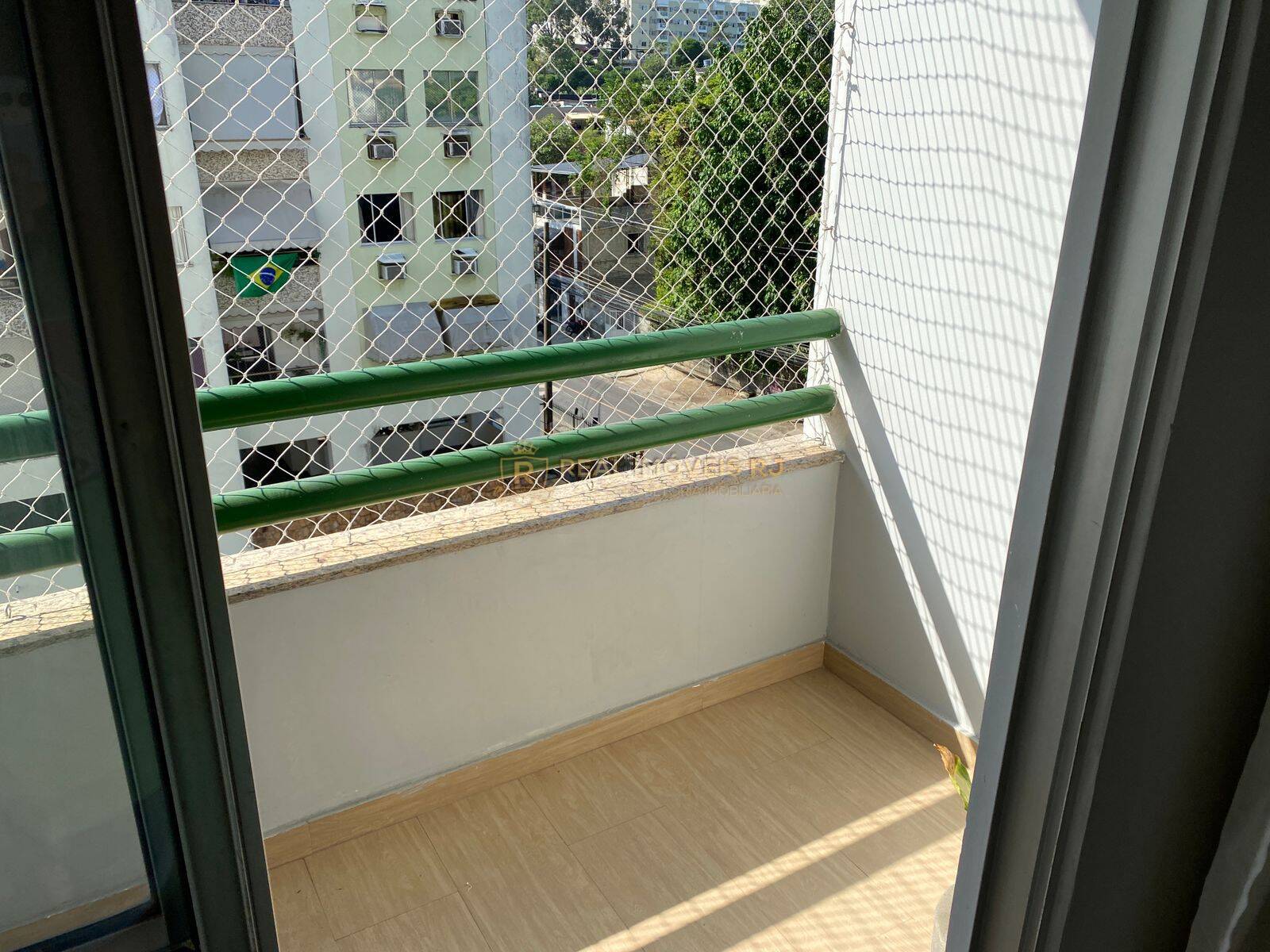 Apartamento à venda com 2 quartos, 64m² - Foto 12