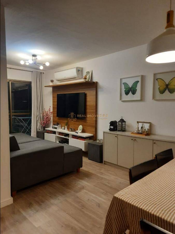 Apartamento à venda com 2 quartos, 75m² - Foto 1