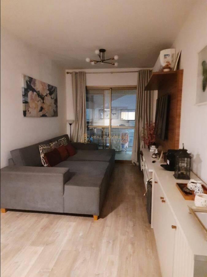 Apartamento à venda com 2 quartos, 75m² - Foto 2