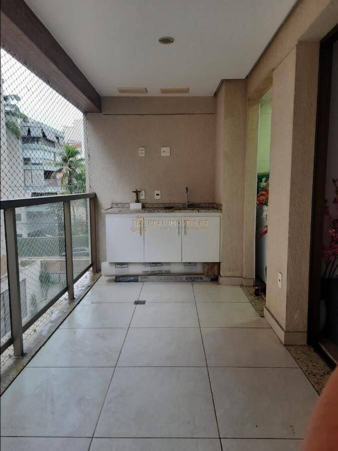 Apartamento à venda com 2 quartos, 75m² - Foto 3