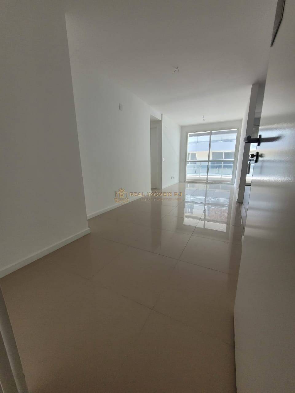 Apartamento à venda com 2 quartos, 70m² - Foto 1