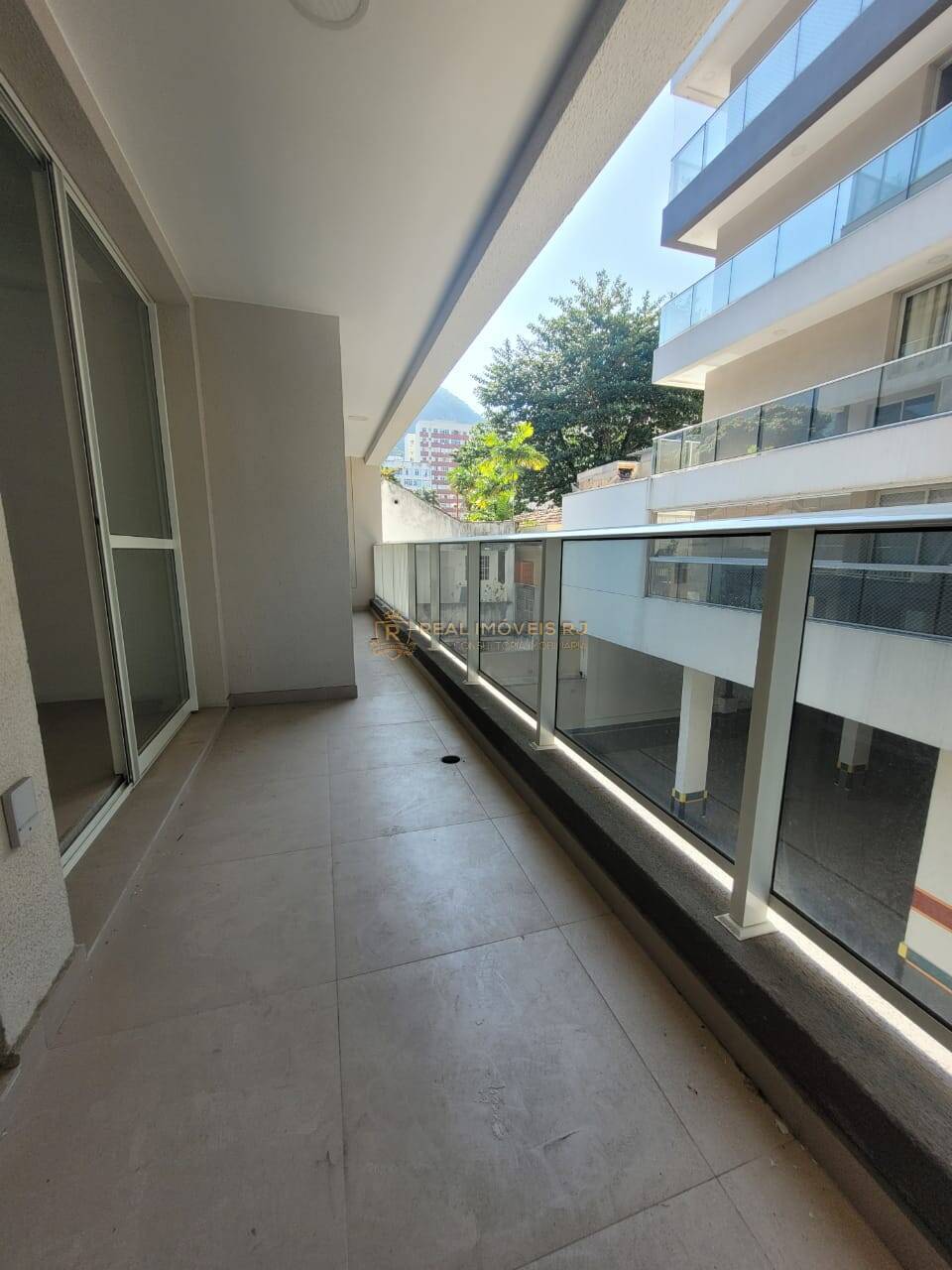 Apartamento à venda com 2 quartos, 70m² - Foto 5