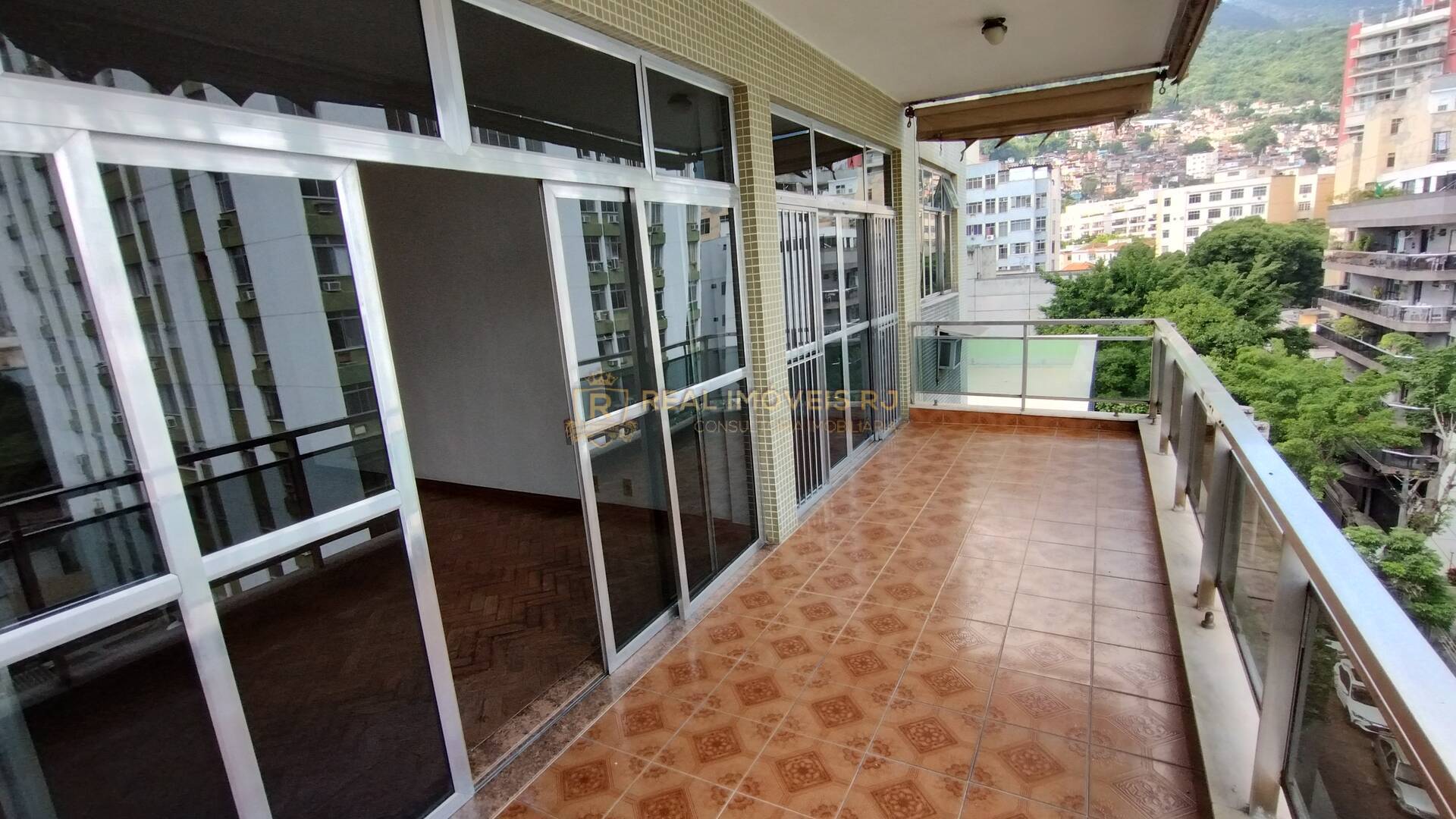 Apartamento à venda com 4 quartos, 160m² - Foto 1