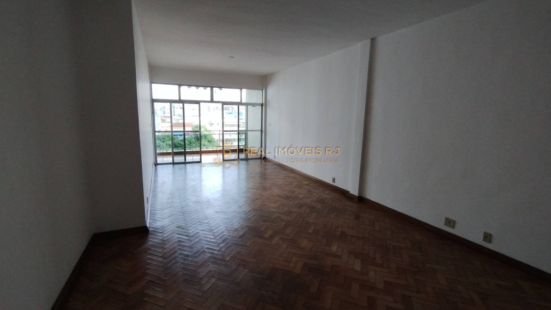 Apartamento à venda com 4 quartos, 160m² - Foto 4