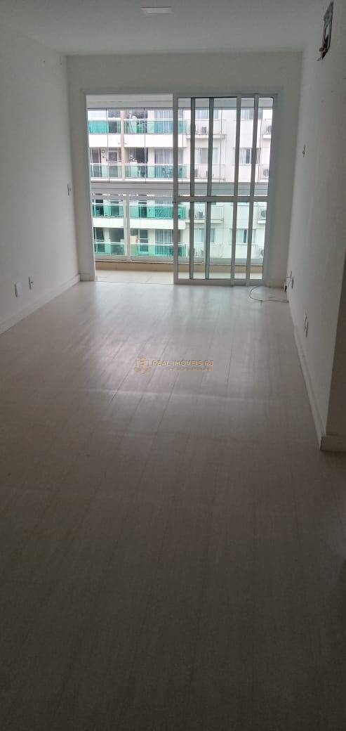 Apartamento à venda com 2 quartos, 76m² - Foto 3