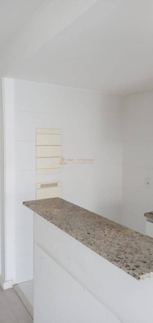 Apartamento à venda com 2 quartos, 76m² - Foto 4