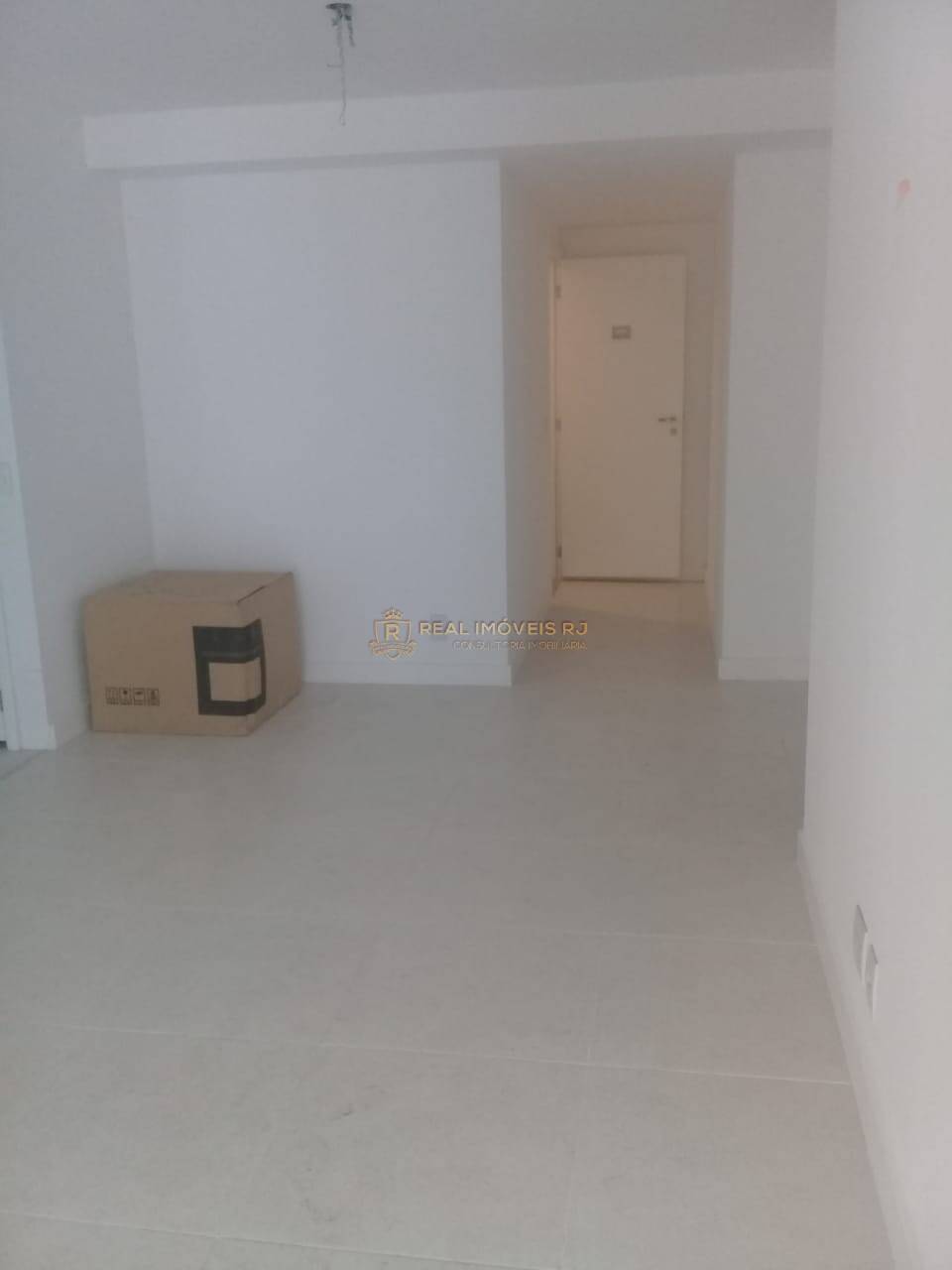 Apartamento à venda com 2 quartos, 85m² - Foto 3