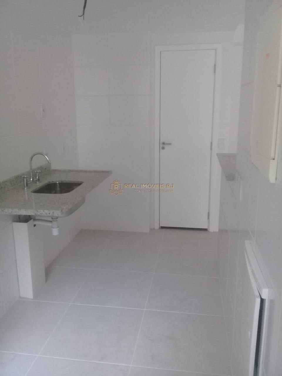 Apartamento à venda com 2 quartos, 85m² - Foto 28