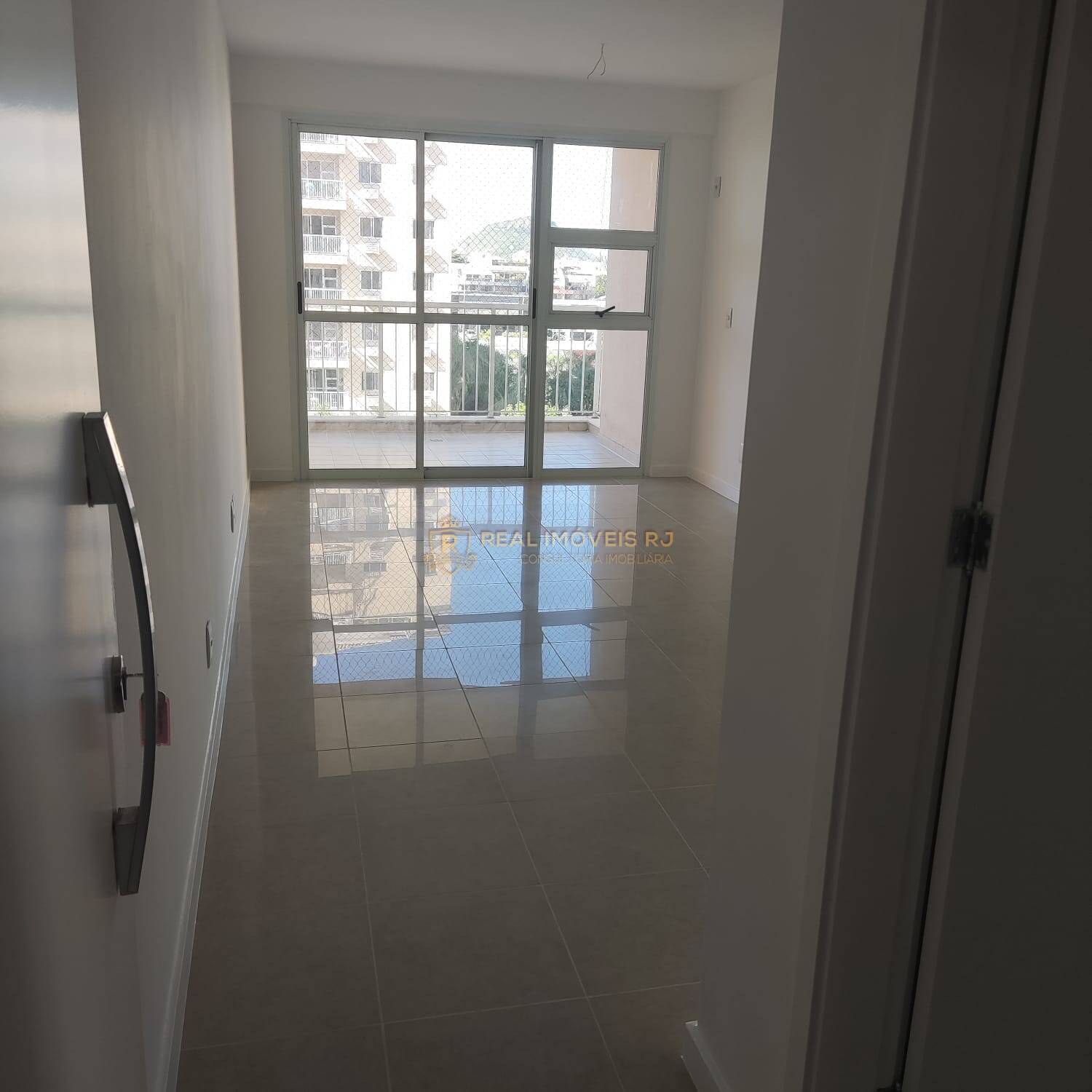 Apartamento à venda com 3 quartos, 96m² - Foto 1