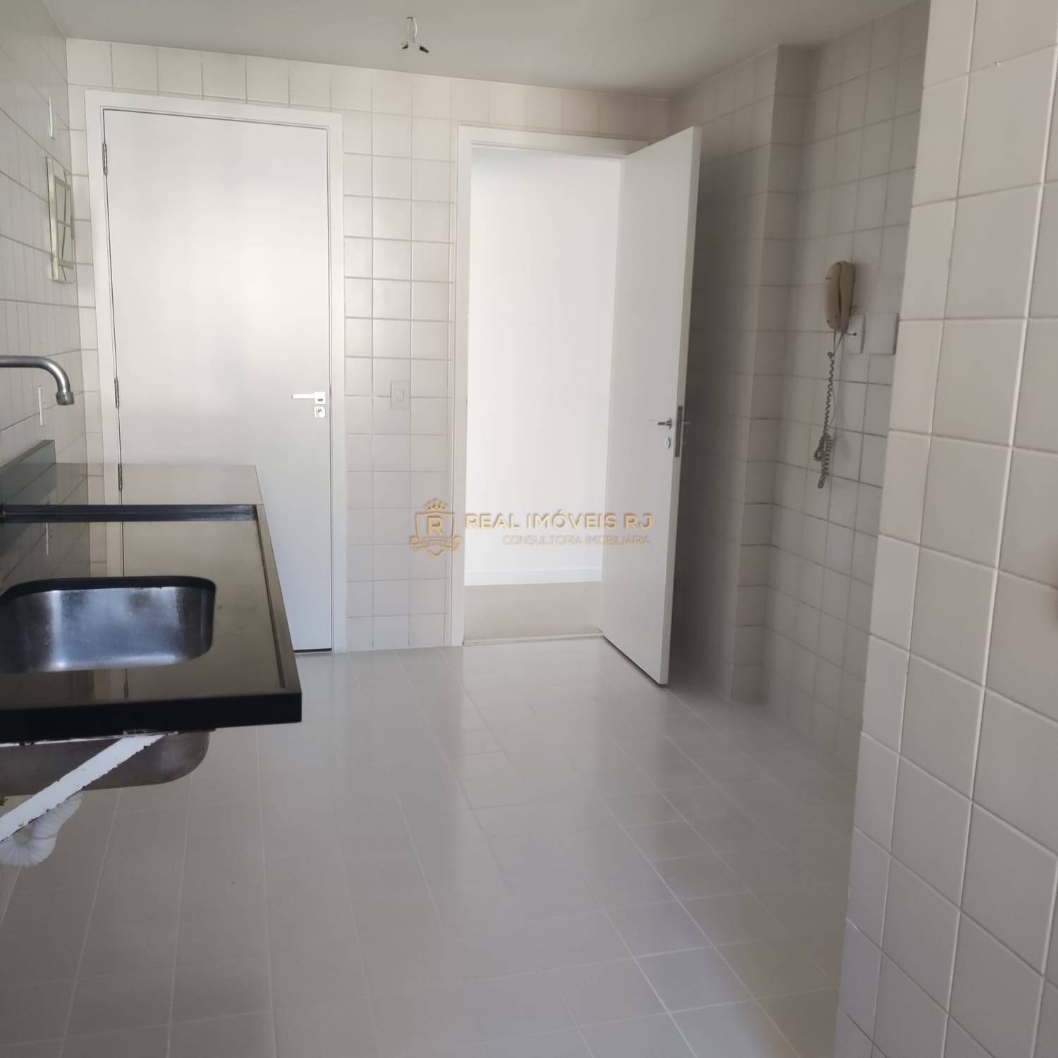 Apartamento à venda com 3 quartos, 96m² - Foto 2