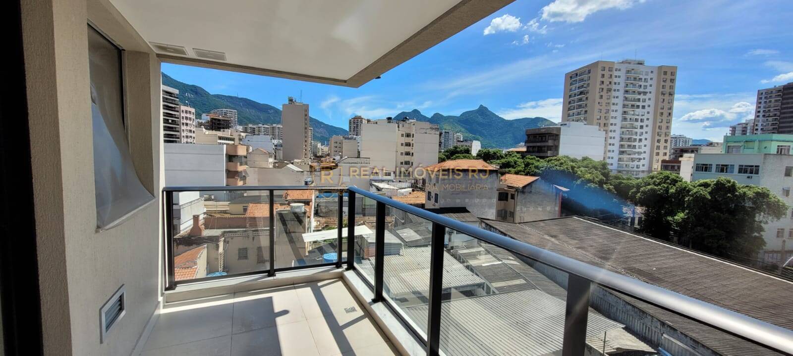 Apartamento à venda com 2 quartos, 76m² - Foto 4