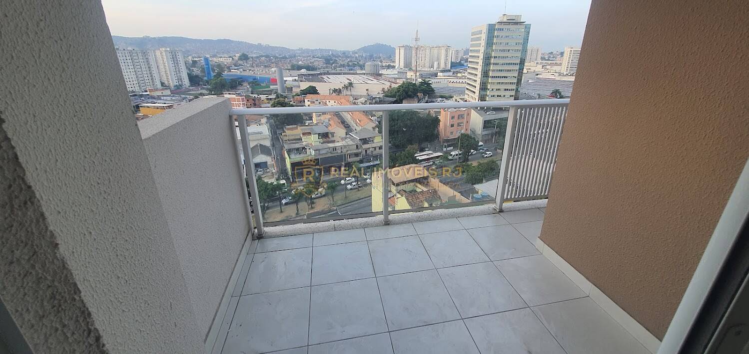 Apartamento à venda com 3 quartos, 70m² - Foto 2