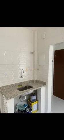 Apartamento à venda com 2 quartos, 64m² - Foto 2