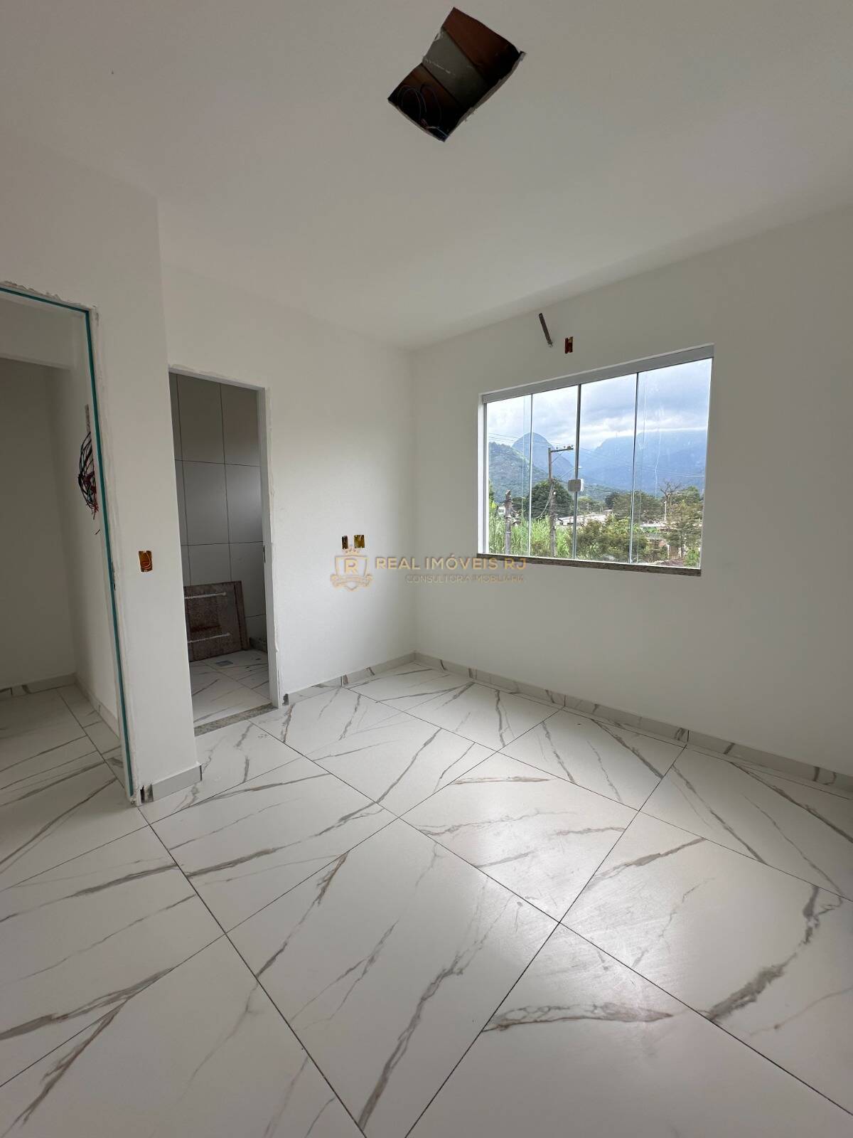 Casa à venda com 2 quartos, 70m² - Foto 5