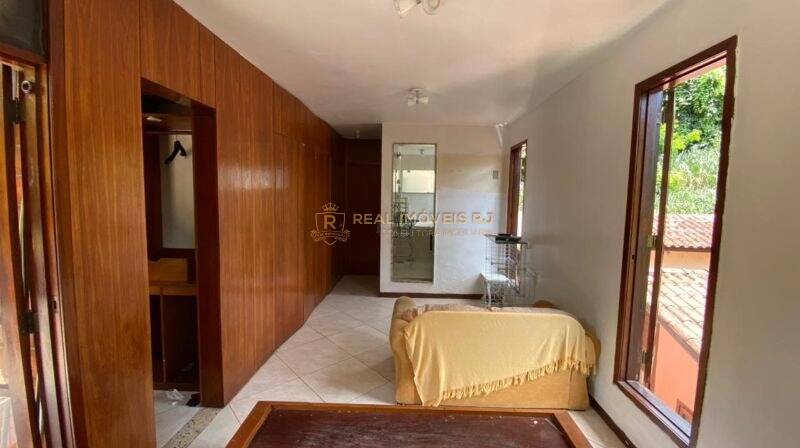 Casa à venda com 3 quartos, 300m² - Foto 9