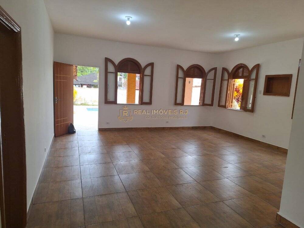 Casa à venda com 4 quartos, 350m² - Foto 4