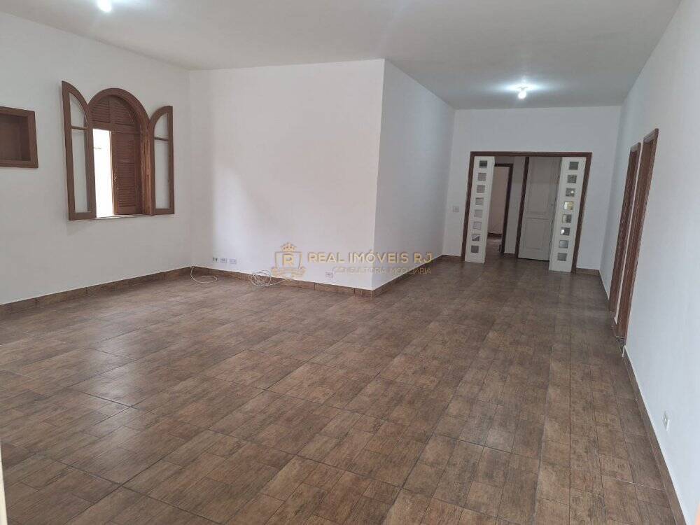 Casa à venda com 4 quartos, 350m² - Foto 7