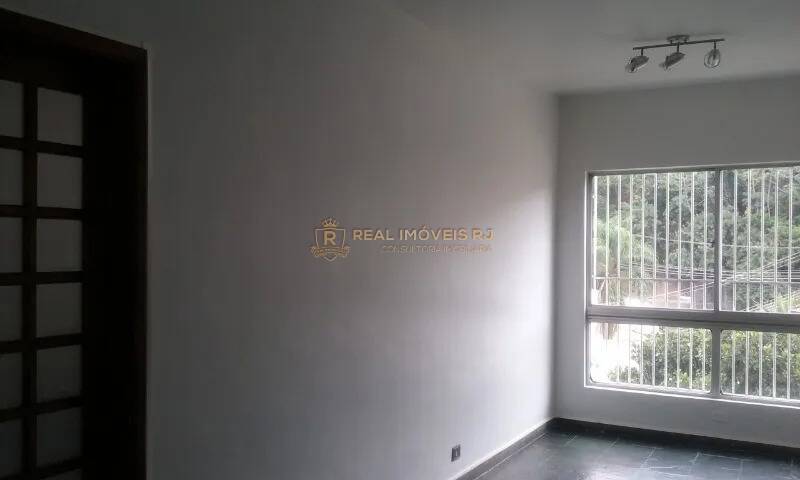 Apartamento à venda com 2 quartos, 60m² - Foto 2