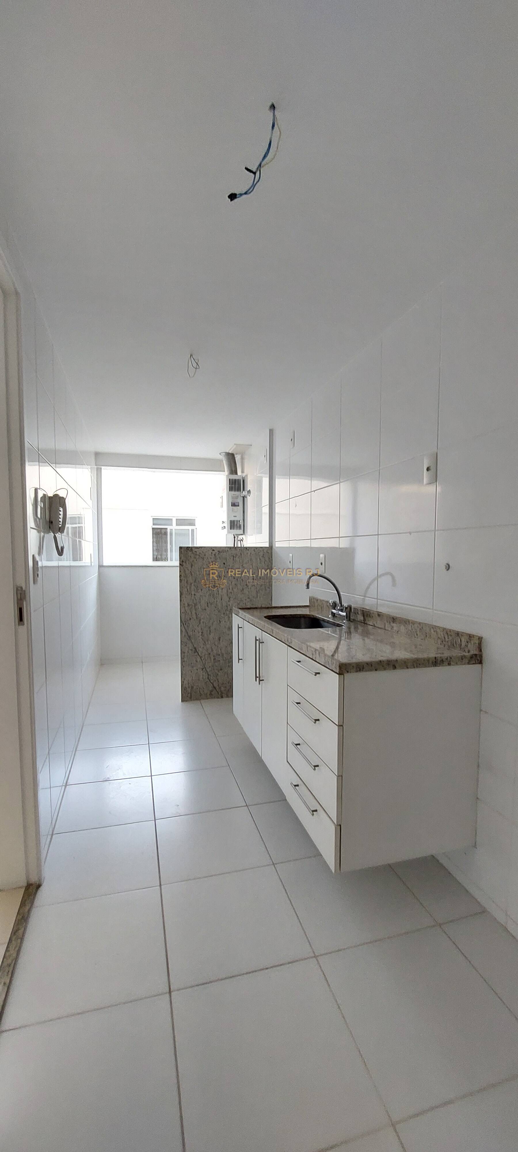 Apartamento à venda com 2 quartos, 68m² - Foto 4