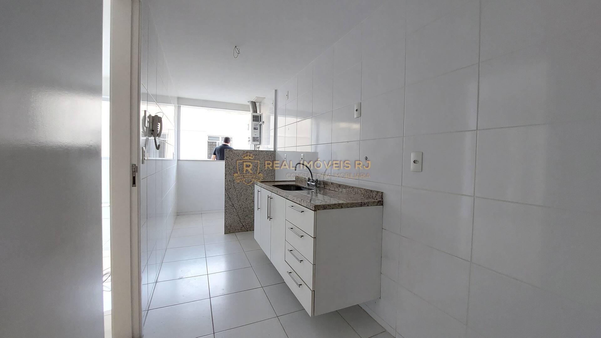 Apartamento à venda com 2 quartos, 68m² - Foto 5