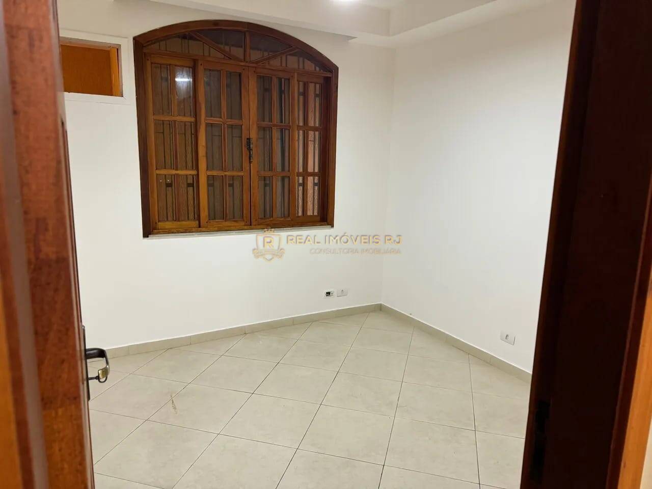 Casa para alugar com 3 quartos, 200m² - Foto 8