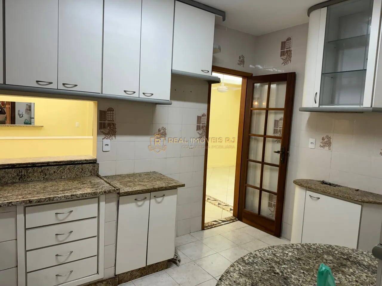 Casa para alugar com 3 quartos, 200m² - Foto 9