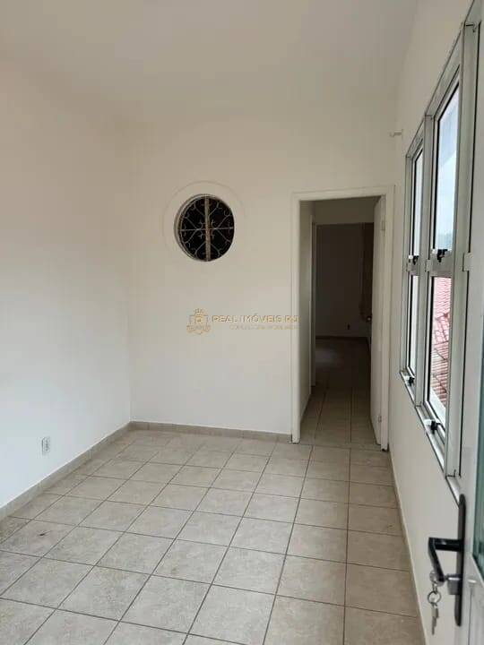 Casa para alugar com 3 quartos, 200m² - Foto 12