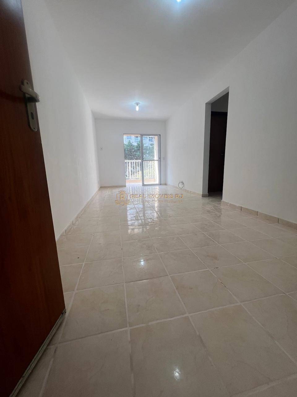 Apartamento à venda com 2 quartos, 61m² - Foto 9