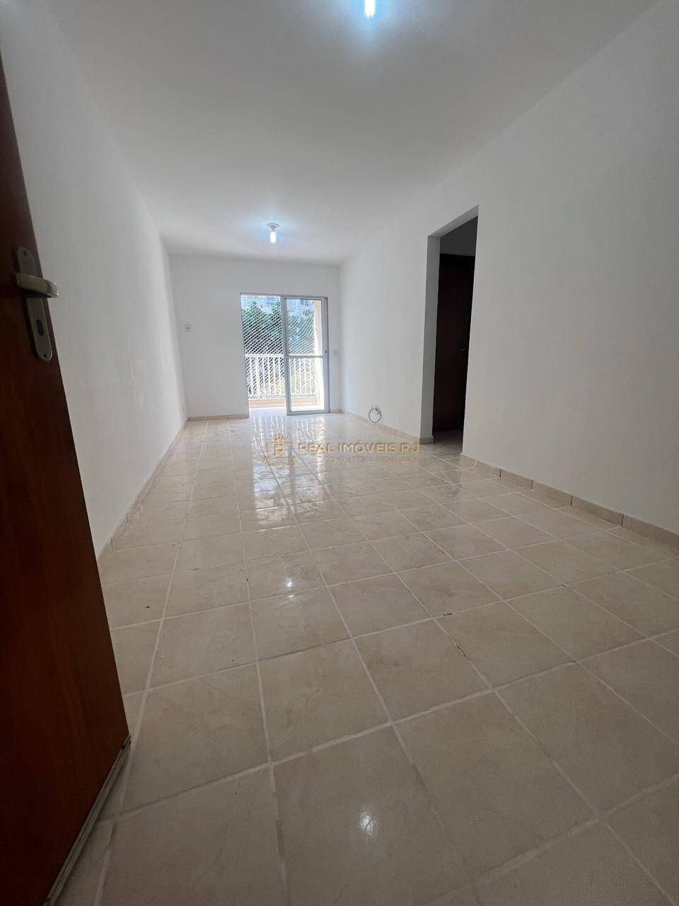 Apartamento à venda com 2 quartos, 61m² - Foto 8