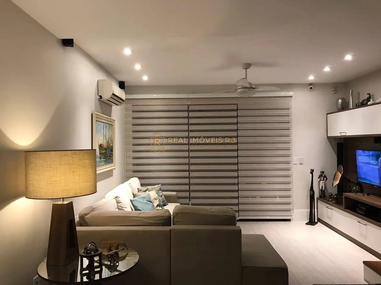 Casa para alugar com 4 quartos, 200m² - Foto 1