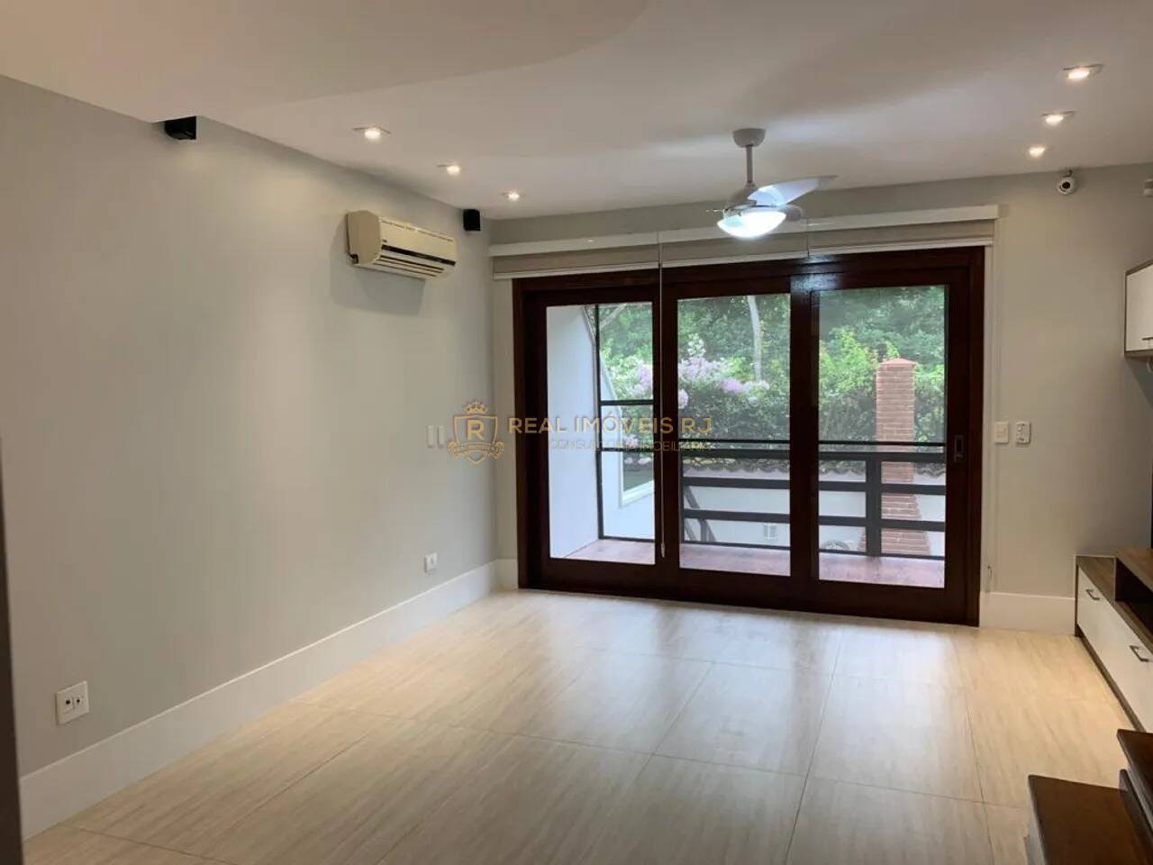 Casa para alugar com 4 quartos, 200m² - Foto 3