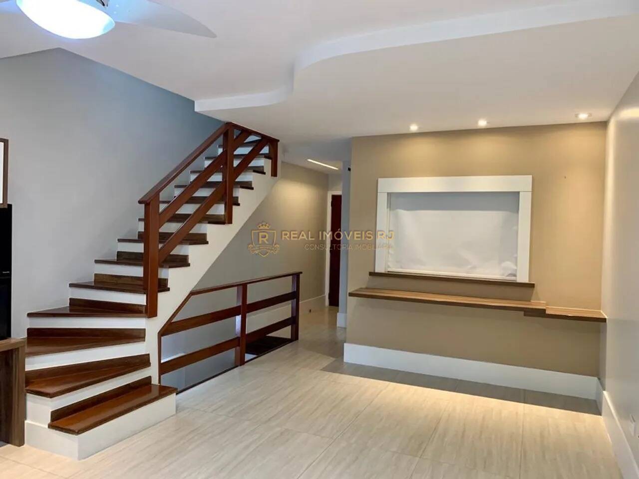 Casa para alugar com 4 quartos, 200m² - Foto 4