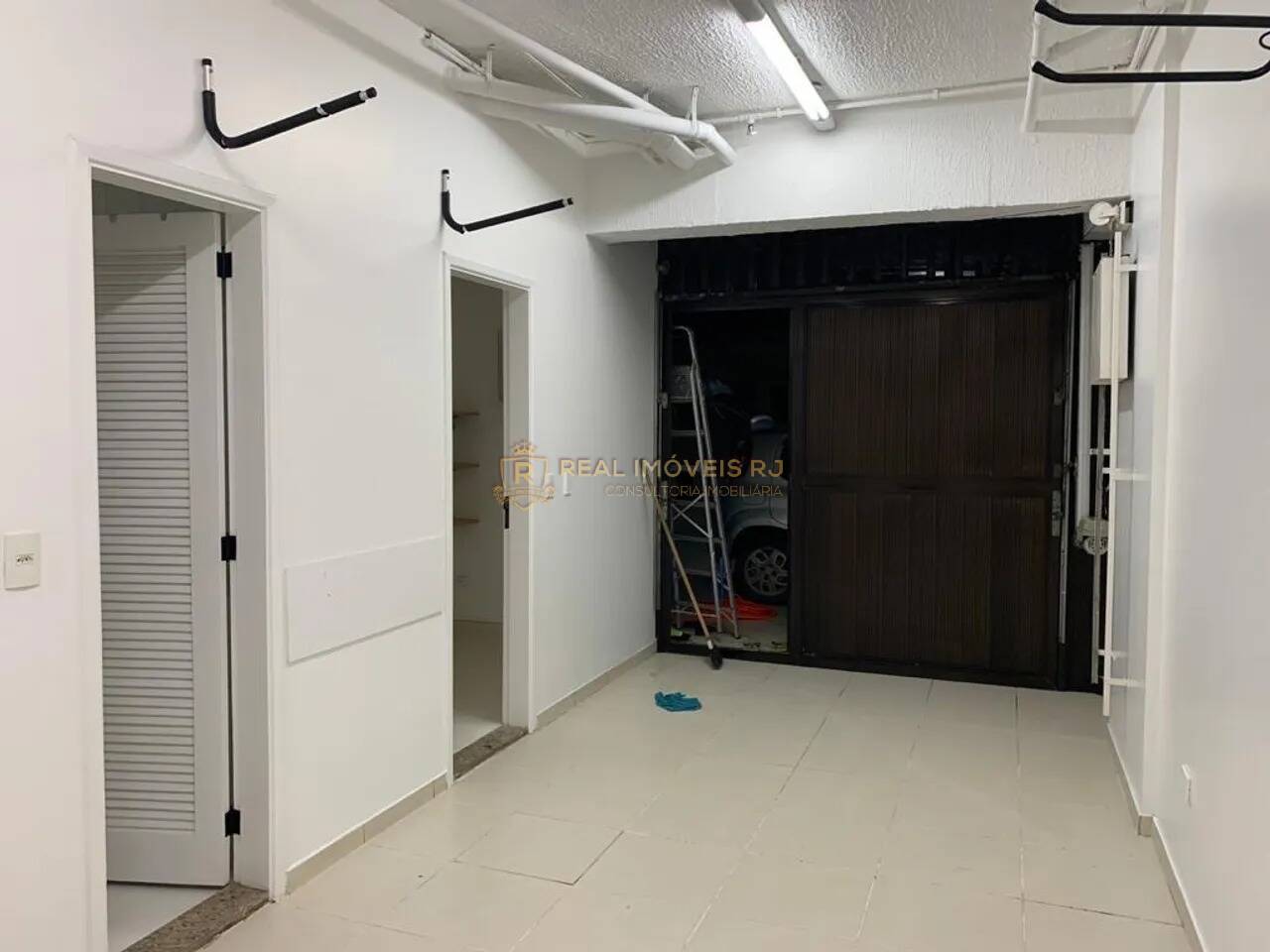 Casa para alugar com 4 quartos, 200m² - Foto 17