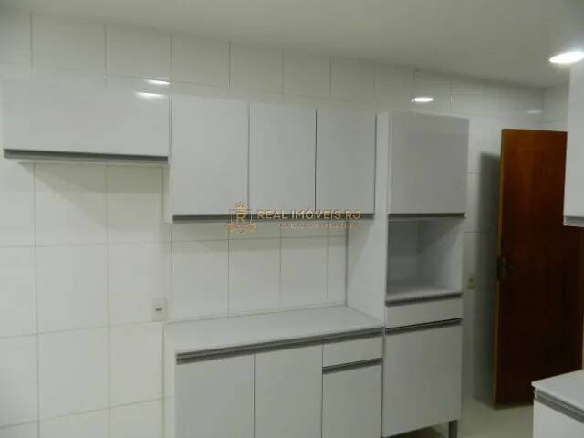 Casa para alugar com 4 quartos, 220m² - Foto 13