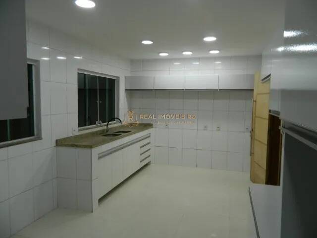 Casa para alugar com 4 quartos, 220m² - Foto 11