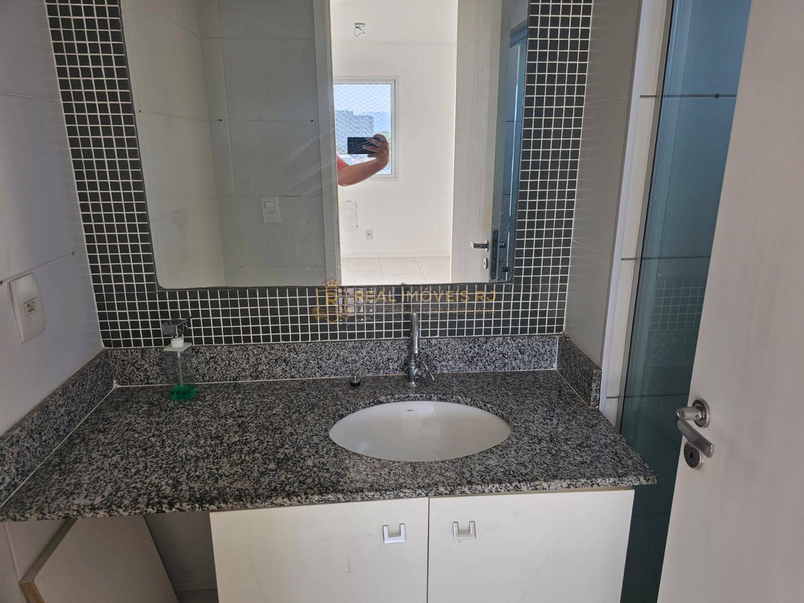 Apartamento à venda com 2 quartos, 62m² - Foto 15