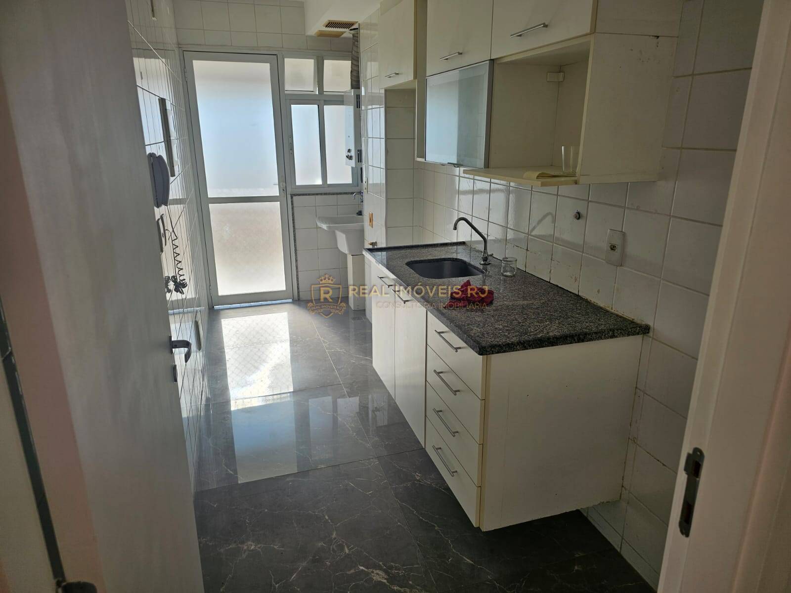 Apartamento à venda com 2 quartos, 62m² - Foto 33