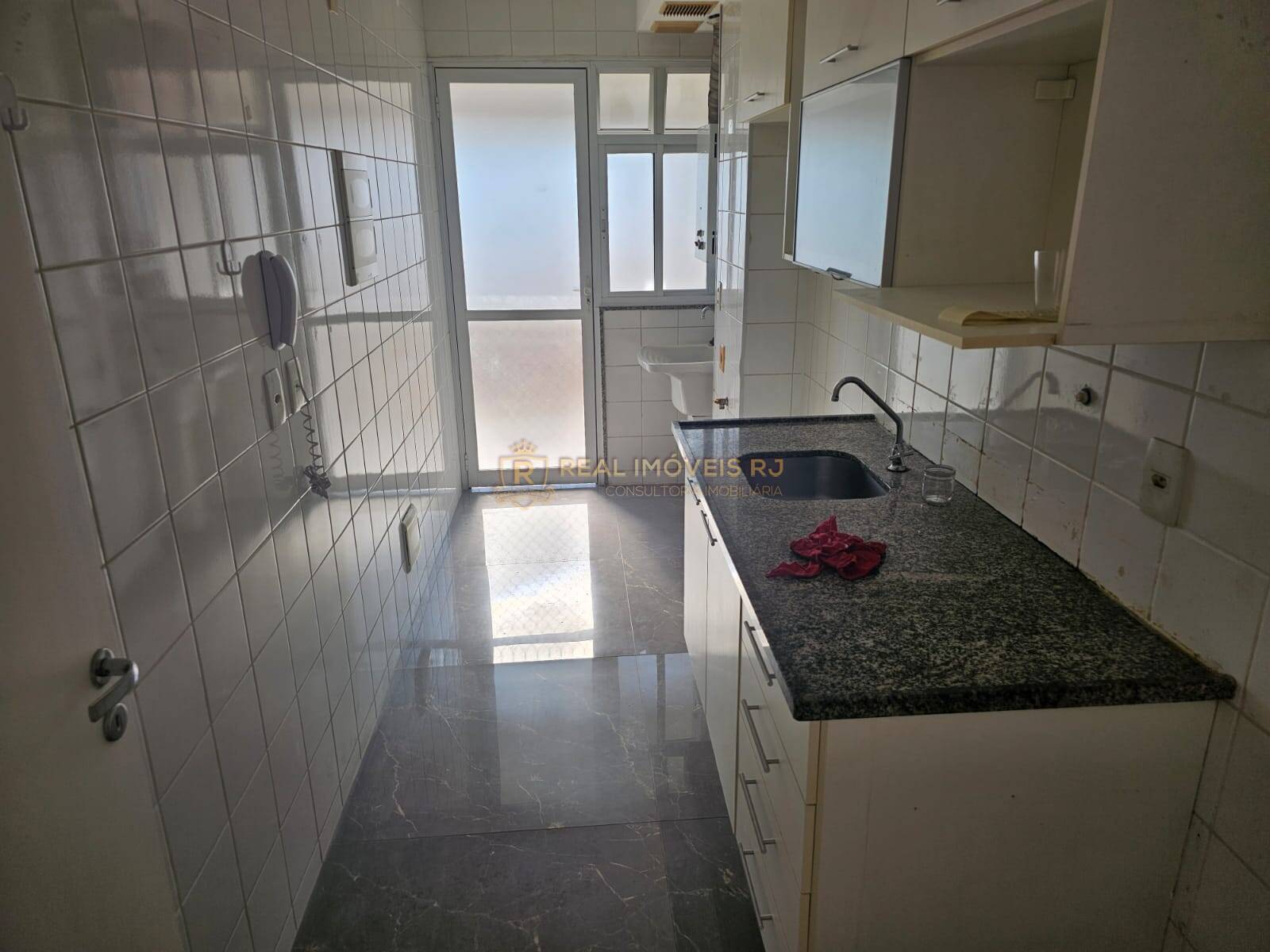 Apartamento à venda com 2 quartos, 62m² - Foto 31