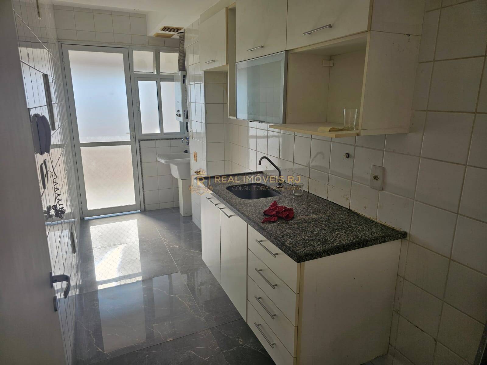 Apartamento à venda com 2 quartos, 62m² - Foto 32