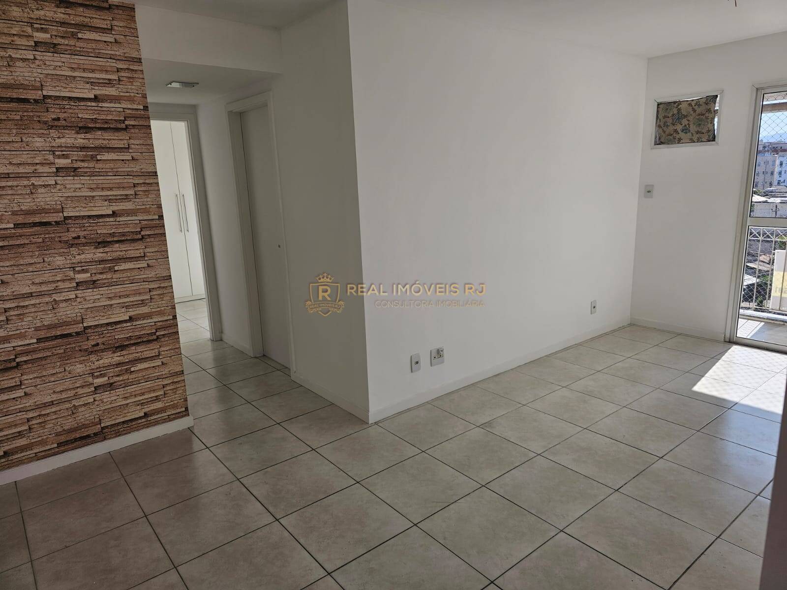 Apartamento à venda com 2 quartos, 62m² - Foto 1