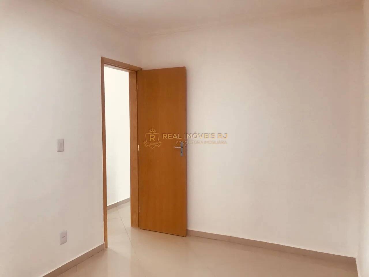 Apartamento à venda com 3 quartos, 70m² - Foto 2