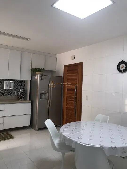 Apartamento à venda com 3 quartos, 145m² - Foto 4