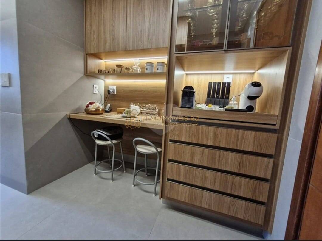 Apartamento à venda com 4 quartos, 243m² - Foto 14