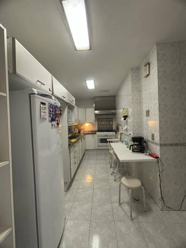 Apartamento à venda com 4 quartos, 180m² - Foto 6