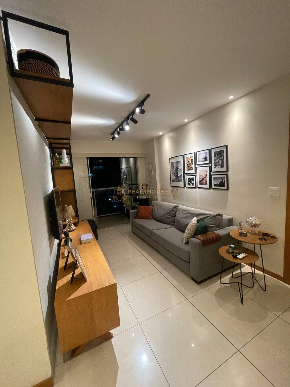 Apartamento à venda com 3 quartos, 85m² - Foto 1