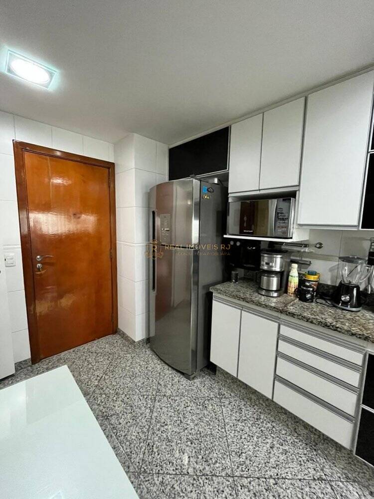 Apartamento à venda com 3 quartos, 118m² - Foto 9