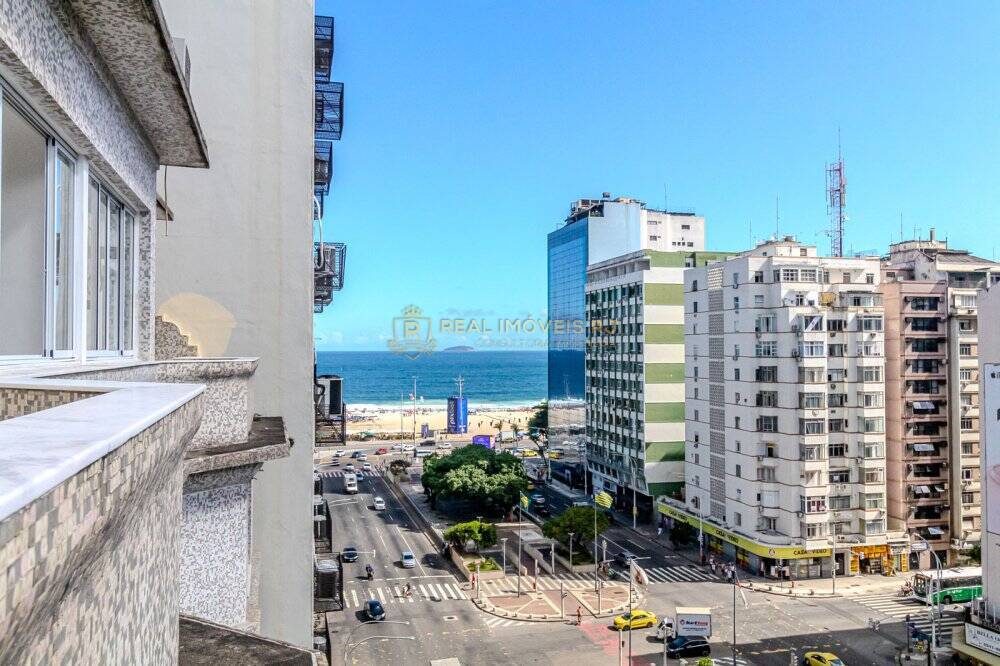 Apartamento à venda com 3 quartos, 135m² - Foto 2