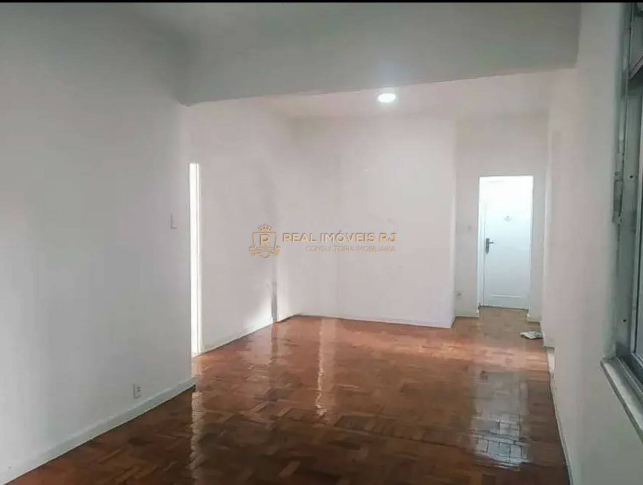 Apartamento à venda com 3 quartos, 100m² - Foto 1