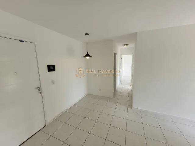 Apartamento à venda com 2 quartos, 63m² - Foto 2